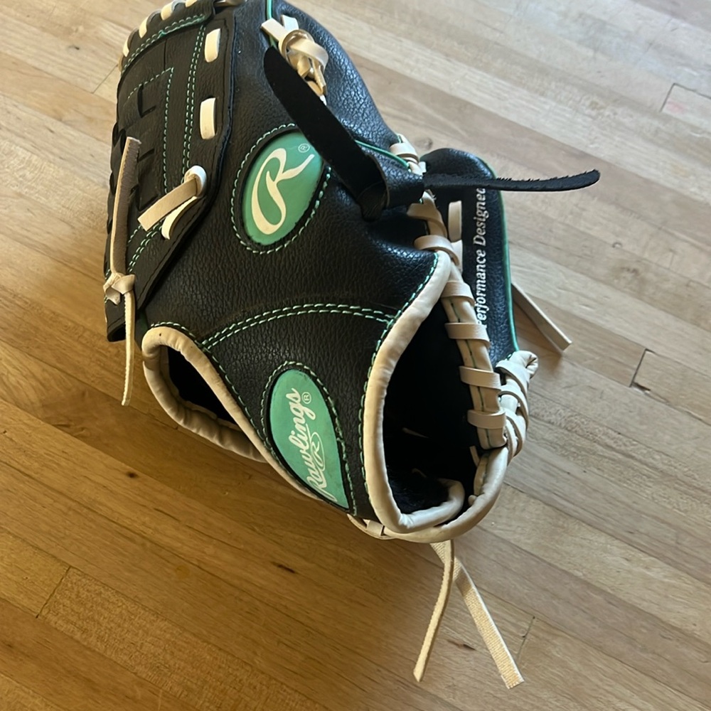 Rawlings baseball glove